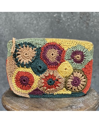 Pochette multicolore crochet